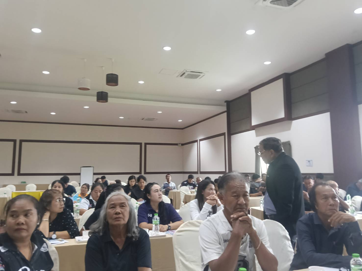 ประชุมโครงการศึกษาความเหมาะสมปรับปรุงโครงการส่งน้ำและบำรุงรักษาปราณบุรีเพื่อเพิ่มประสิทธิภาพบริหารจัดการน้ำอย่างยั่งยืน