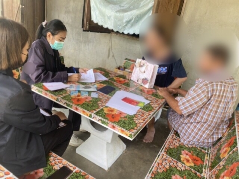 ลงพื้นที่เยี่ยมผู้ประสบปัญหาทางสังคม